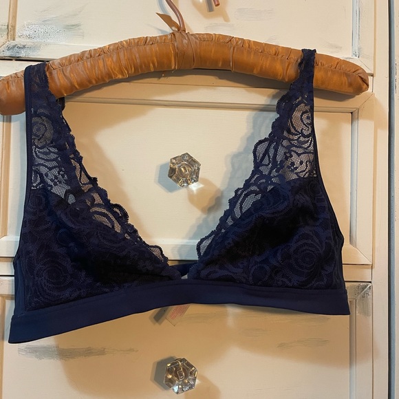 4 bralettes - Picture 14 of 15